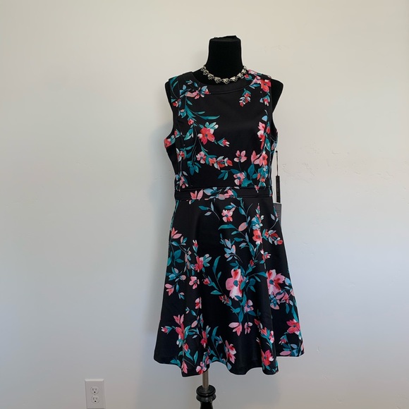 Vince Camuto Dresses & Skirts - NWT Vince Camuto black floral dress